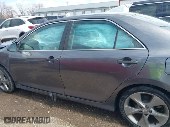 2014 Toyota Camry L with VIN 4T1BF1FK1EU370455, listed as a IAAI auction lot 41887561 with 203,798 mi miles. Bid and sale history available at carsss.com. Image 14.