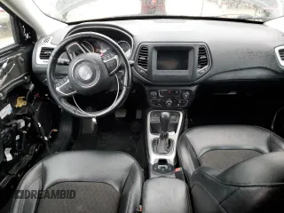 2020 Jeep Compass Altitude z VIN 3C4NJCBBXLT108507, wystawiony jako Copart lot #81733784 z przebiegiem 69 859 mil mil oraz Szkody całkowita. Historia ofert i sprzedaży dostępna na DreamBid. Obrazek 8.