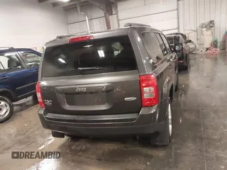 2016 Jeep Patriot Latitude with VIN 1C4NJRFB4GD522942, listed as a IAAI auction lot 40929024 with 86,954 mi miles. Bid and sale history available at carsss.com. Image 16.