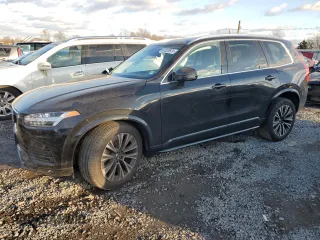 2021 Volvo XC90 Momentum with VIN YV4102PK1M1752472, listed as a Copart auction lot 83328974 with 0 mi miles and Salvage Title. Bid and sale history available at carsss.com. Image 1.
