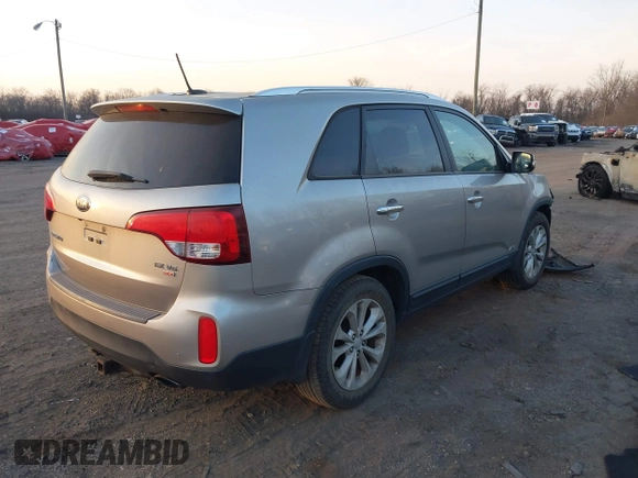2014 Kia Sorento EX with VIN 5XYKUDA76EG459275, listed as a IAAI auction lot 41740999 with Not Provided miles. Bid and sale history available at carsss.com. Image 4.