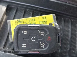 2016 Chevrolet Tahoe LT z VIN 1GNSCBKC2GR470918, wystawiony jako IAAI lot #42054150 z przebiegiem 140 491 mil mil oraz . Historia ofert i sprzedaży dostępna na DreamBid. Obrazek 11.