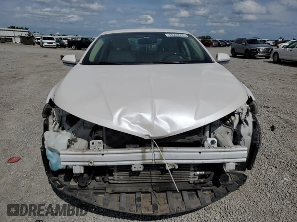2015 Lincoln MKZ Hybrid z VIN 3LN6L2LU5FR626515, wystawiony jako Copart lot #55239255 z przebiegiem 143 117 mil mil oraz Szkoda całkowita • Salvage title. Historia ofert i sprzedaży dostępna na DreamBid. Obrazek 5.