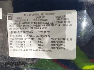 2000 Chevrolet Blazer LT z VIN 1GNDT13W0Y2353621, wystawiony jako IAAI lot #42053605 z przebiegiem 164 160 mil mil oraz . Historia ofert i sprzedaży dostępna na DreamBid. Obrazek 9.