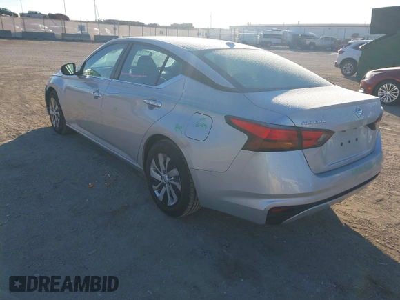2019 Nissan Altima 2.5 S with VIN 1N4BL4BV4KC126840, listed as a IAAI auction lot 41254641 with 104,640 mi miles. Bid and sale history available at carsss.com. Image 3.