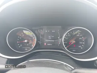 2020 Jeep Compass Altitude z VIN 3C4NJCBB8LT105248, wystawiony jako IAAI lot #42021423 z przebiegiem 93 004 mil mil oraz . Historia ofert i sprzedaży dostępna na DreamBid. Obrazek 7.