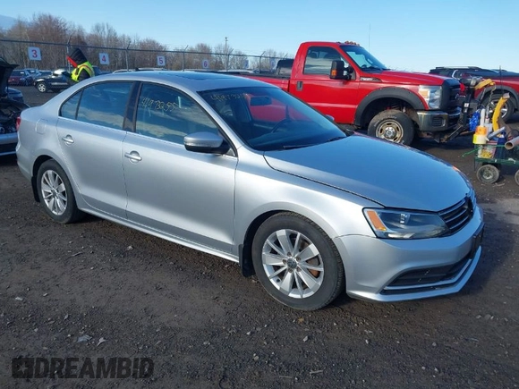 2015 Volkswagen Jetta Sedan 1.8T SE with VIN 3VWD17AJ3FM303470, listed as a IAAI auction lot 41973255 with 90,583 mi miles. Bid and sale history available at carsss.com. Image 1.