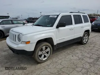 2016 Jeep Patriot Latitude z VIN 1C4NJPFB9GD811755, wystawiony jako Copart lot #51793635 z przebiegiem 162 045 mil mil oraz Czysty tytuł • Clean title. Historia ofert i sprzedaży dostępna na DreamBid. Obrazek 1.