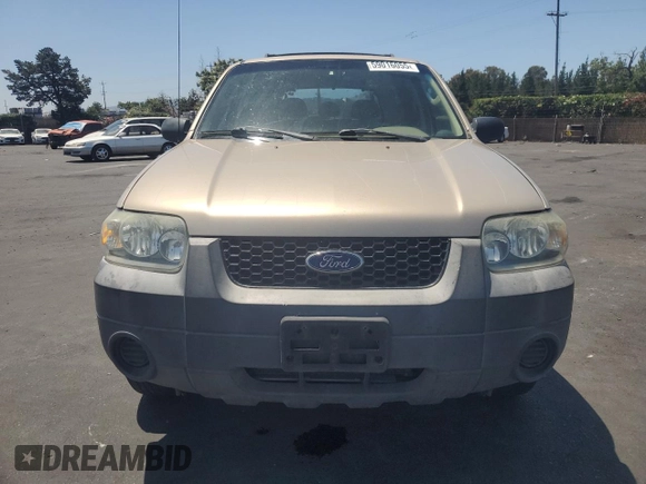 2007 Ford Escape XLS с VIN 1FMYU02Z17KA20500, выставлен на аукционе Copart как лот 59016055 с пробегом 215 936 миль миль и Списание • Salvage title. История ставок и продаж доступна на DreamBid. Изображение 5.