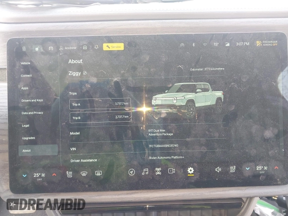 2025 Rivian R1T Adventure z VIN 7FCTGBAAXSN035740, wystawiony jako IAAI lot #41728515 z przebiegiem 3 773 mil mil oraz . Historia ofert i sprzedaży dostępna na DreamBid. Obrazek 7.