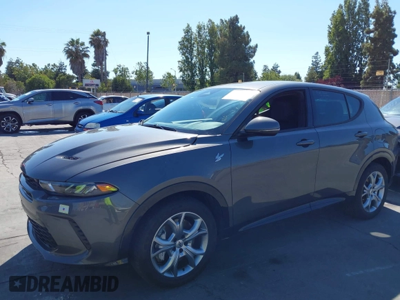 2024 Dodge Hornet R/T с VIN ZACPDFCW7R3A33260, выставлен на аукционе IAAI как лот 42780843 с пробегом 33 932 миль миль и . История ставок и продаж доступна на DreamBid. Изображение 6.