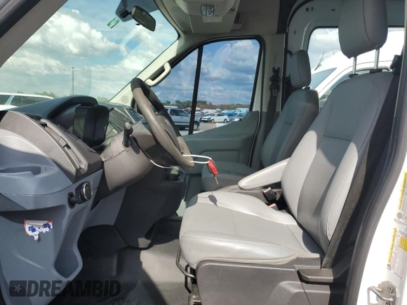2015 Ford Transit Cargo with VIN 1FTNR2CM6FKA22538, listed as a Copart auction lot 47179125 with 271,259 mi miles and Clean title. Bid and sale history available at DreamBid. Image 7.