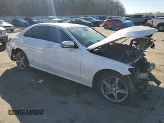 2016 Mercedes-Benz C 300 Luxury z VIN 55SWF4KBXGU153204, wystawiony jako Copart lot #47039875 z przebiegiem Nie podano mil oraz Szkoda całkowita • Salvage title. Historia ofert i sprzedaży dostępna na DreamBid. Obrazek 4.