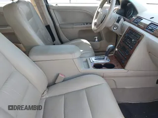 2006 Ford Five Hundred SEL with VIN 1FAFP24126G117587, listed as a IAAI auction lot 42058825 with 183,380 mi miles. Bid and sale history available at carsss.com. Image 5.