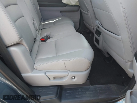 2021 Honda Pilot Special Edition with VIN 5FNYF5H25MB041980, listed as a IAAI auction lot 39597428 with 43,167 mi miles and . Bid and sale history available at carsss.com. Image 8.