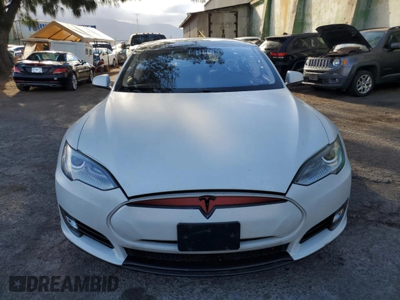 2013 Tesla Model S with VIN 5YJSA1AC8DFP10890, listed as a Copart auction lot 60735174 with 51,847 mi miles and Clean Title. Bid and sale history available at DreamBid. Image 5.