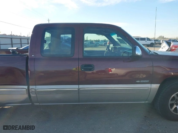 2002 Chevrolet Silverado 1500 LS with VIN 2GCEC19V121333073, listed as a IAAI auction lot 40999033 with 418,453 mi miles. Bid and sale history available at carsss.com. Image 13.