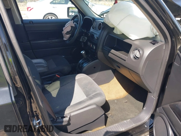 2016 Jeep Patriot Sport with VIN 1C4NJPBA5GD670258, listed as a IAAI auction lot 41979791 with 129,284 mi miles and . Bid and sale history available at carsss.com. Image 5.