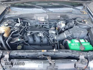 2004 Ford Escape XLT z VIN 1FMYU93114KB49698, wystawiony jako IAAI lot #42576733 z przebiegiem 317 848 mil mil oraz . Historia ofert i sprzedaży dostępna na DreamBid. Obrazek 10.