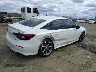 2025 Honda Civic Sport z VIN 2HGFE4F82SH306715, wystawiony jako Copart lot #53560565 z przebiegiem 6287 mil mil oraz Szkody całkowita. Historia ofert i sprzedaży dostępna na DreamBid. Obrazek 3.