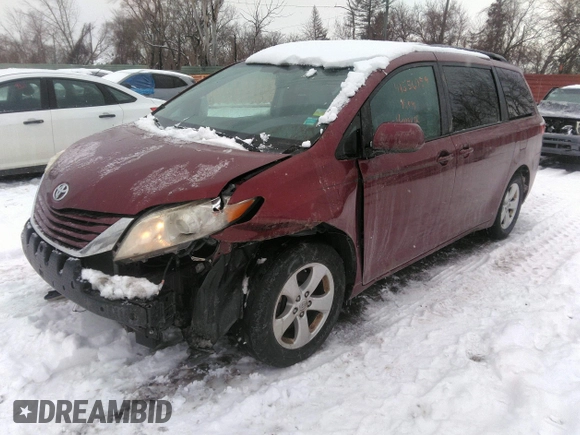 2016 Toyota Sienna LE AAS with VIN 5TDKK3DC3GS716259, listed as a IAAI auction lot 41556959 with 130,478 mi miles. Bid and sale history available at carsss.com. Image 17.