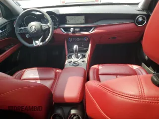 2021 Alfa Romeo Stelvio Ti z VIN ZASPAKBNXM7D03145, wystawiony jako Copart lot #54486365 z przebiegiem 34 139 mil mil oraz Szkoda całkowita • Salvage title. Historia ofert i sprzedaży dostępna na DreamBid. Obrazek 8.