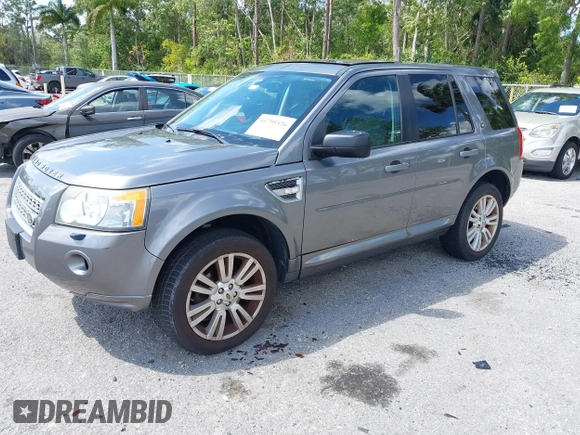 2010 Land Rover LR2 HSE z VIN SALFR2BN4AH173956, wystawiony jako IAAI lot #41795526 z przebiegiem 108 457 mil mil oraz . Historia ofert i sprzedaży dostępna na DreamBid. Obrazek 2.
