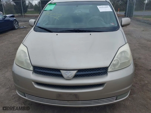 2005 Toyota Sienna XLE with VIN 5TDZA22C15S235972, listed as a IAAI auction lot 41912643 with 222,061 mi miles. Bid and sale history available at carsss.com. Image 12.