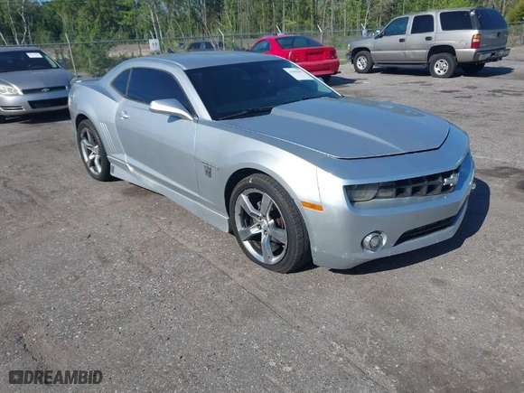 2011 Chevrolet Camaro 1LT with VIN 2G1FB1ED8B9133774, listed as a IAAI auction lot 42008647 with 208,918 mi miles. Bid and sale history available at carsss.com. Image 1.