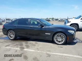 2015 BMW 7 Series 740Li z VIN WBAYE4C50FD138977, wystawiony jako IAAI lot #42277341 z przebiegiem 109 877 mil mil oraz . Historia ofert i sprzedaży dostępna na DreamBid. Obrazek 13.