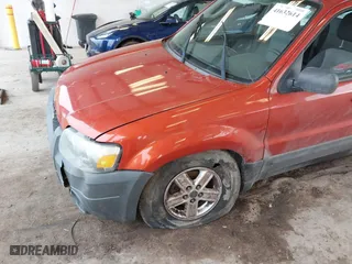 2007 Ford Escape XLS with VIN 1FMYU92Z27KA84677, listed as a IAAI auction lot 41632614 with 1 mi miles. Bid and sale history available at carsss.com. Image 6.