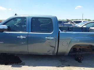 2011 GMC Sierra 1500 SLE z VIN 3GTP1VE08BG378079, wystawiony jako IAAI lot #42098522 z przebiegiem 256 822 mil mil oraz . Historia ofert i sprzedaży dostępna na DreamBid. Obrazek 14.