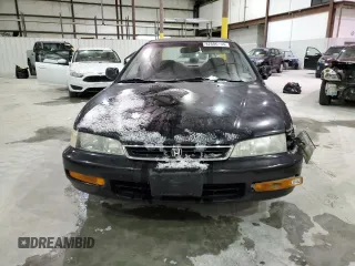 1996 Honda Accord LX with VIN 1HGCD5635TA222954, listed as a Copart auction lot 82606194 with 212,299 mi miles and Salvage Title. Bid and sale history available at DreamBid. Image 5.