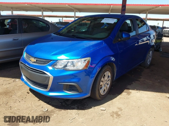 2017 Chevrolet Sonic LS z VIN 1G1JB5SH6H4165031, wystawiony jako IAAI lot #42107395 z przebiegiem 74 196 mil mil oraz . Historia ofert i sprzedaży dostępna na DreamBid. Obrazek 2.