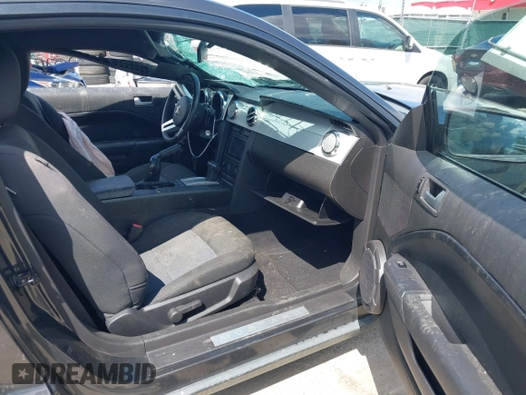 2009 Ford Mustang with VIN 1ZVHT80N395126614, listed as a IAAI auction lot 42322380 with 51,373 mi miles and . Bid and sale history available at DreamBid. Image 5.