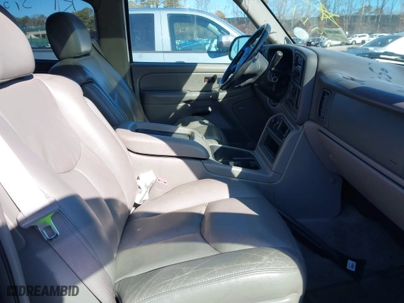 2004 Chevrolet Tahoe LT with VIN 1GNEK13T34J147108, listed as a IAAI auction lot 41681752 with 175,522 mi miles. Bid and sale history available at carsss.com. Image 5.