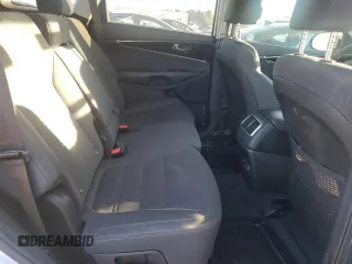 2019 Kia Sorento S z VIN 5XYPG4A51KG496600, wystawiony jako Copart lot #79968444 z przebiegiem 132 401 mil mil oraz Szkoda całkowita • Salvage title. Historia ofert i sprzedaży dostępna na DreamBid. Obrazek 11.