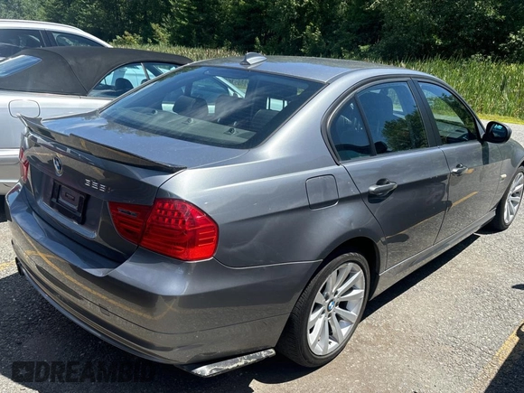 2011 BMW 3 Series 328i xDrive with VIN WBAPK5C54BF126162, listed as a Copart auction lot 65739865 with 106,897 mi miles and Clean title. Bid and sale history available at DreamBid. Image 4.