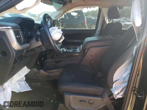 2023 Ford Expedition z VIN 1FMJU1F80PEA18857, wystawiony jako Copart lot #46926125 z przebiegiem Nie podano mil oraz Szkoda całkowita • Salvage title. Historia ofert i sprzedaży dostępna na DreamBid. Obrazek 7.