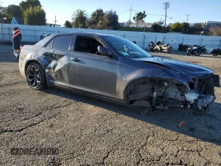 2016 Chrysler 300 S with VIN 2C3CCABG2GH295214, listed as a Copart auction lot 88234435 with 185,133 mi miles and Salvage Title. Bid and sale history available at DreamBid. Image 4.