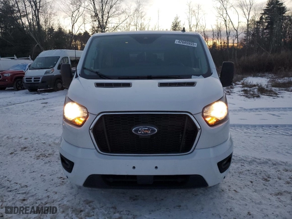 2024 Ford Transit Passenger Wagon XL with VIN 1FBAX2YG4RKA28189, listed as a Copart auction lot 42685955 with 16,003 mi miles and Clean Title. Bid and sale history available at carsss.com. Image 5.