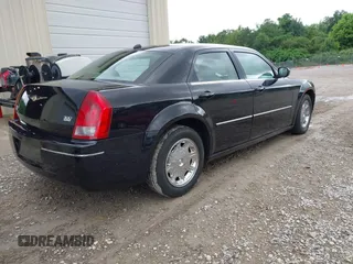 2006 Chrysler 300 Touring z VIN 2C3KA53G06H114908, wystawiony jako IAAI lot #42264556 z przebiegiem 102 320 mil mil oraz . Historia ofert i sprzedaży dostępna na DreamBid. Obrazek 4.