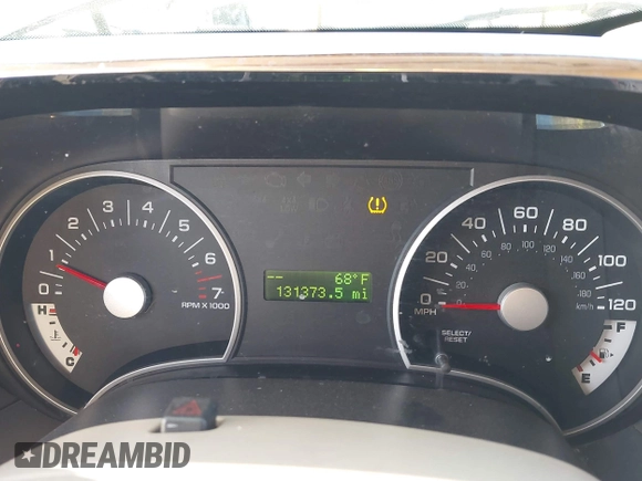 2010 Ford Explorer XLT z VIN 1FMEU6DE6AUA59210, wystawiony jako IAAI lot #41999624 z przebiegiem 131 373 mil mil oraz . Historia ofert i sprzedaży dostępna na DreamBid. Obrazek 7.