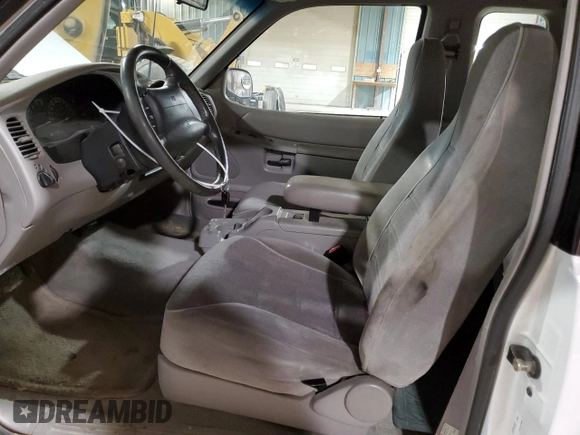 1998 Ford Explorer Sport z VIN 1FMYU24X2WUC07528, wystawiony jako Copart lot #44371365 z przebiegiem 195 798 mil mil oraz Szkoda całkowita • Salvage title. Historia ofert i sprzedaży dostępna na DreamBid. Obrazek 7.