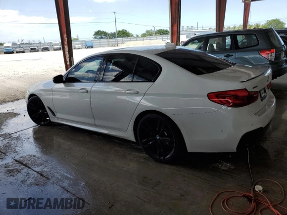 2020 BMW 5 Series M550i xDrive z VIN WBAJS7C07LBN96328, wystawiony jako Copart lot #52234045 z przebiegiem 46 515 mil mil oraz Nie do naprawy • Non repairable. Historia ofert i sprzedaży dostępna na DreamBid. Obrazek 2.