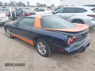 2000 Pontiac Firebird with VIN 2G2FS22K8Y2128225, listed as a IAAI auction lot 41507271 with 132,255 mi miles. Bid and sale history available at carsss.com. Image 3.