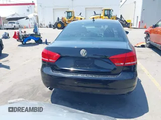 2012 Volkswagen Passat S с VIN 1VWAP7A30CC031752, выставлен на аукционе IAAI как лот 42609712 с пробегом 180 570 миль миль и . История ставок и продаж доступна на DreamBid. Изображение 16.