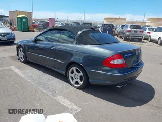 2008 Mercedes-Benz CLK 350 z VIN WDBTK56F98F248058, wystawiony jako IAAI lot #42477891 z przebiegiem 134 019 mil mil oraz . Historia ofert i sprzedaży dostępna na DreamBid. Obrazek 3.
