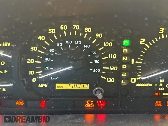 2001 Lexus LX 470 z VIN JTJHT00W313508801, wystawiony jako Copart lot #60938545 z przebiegiem 118 013 mil mil oraz Czysty tytuł • Clean title. Historia ofert i sprzedaży dostępna na DreamBid. Obrazek 8.