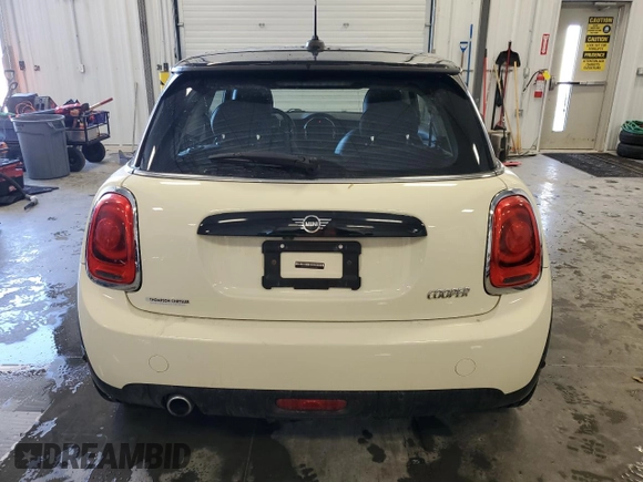 2021 MINI Hardtop Cooper with VIN WMWXR3C07M2N73695, listed as a Copart auction lot 44340355 with 42,942 mi miles and Clean title. Bid and sale history available at DreamBid. Image 6.